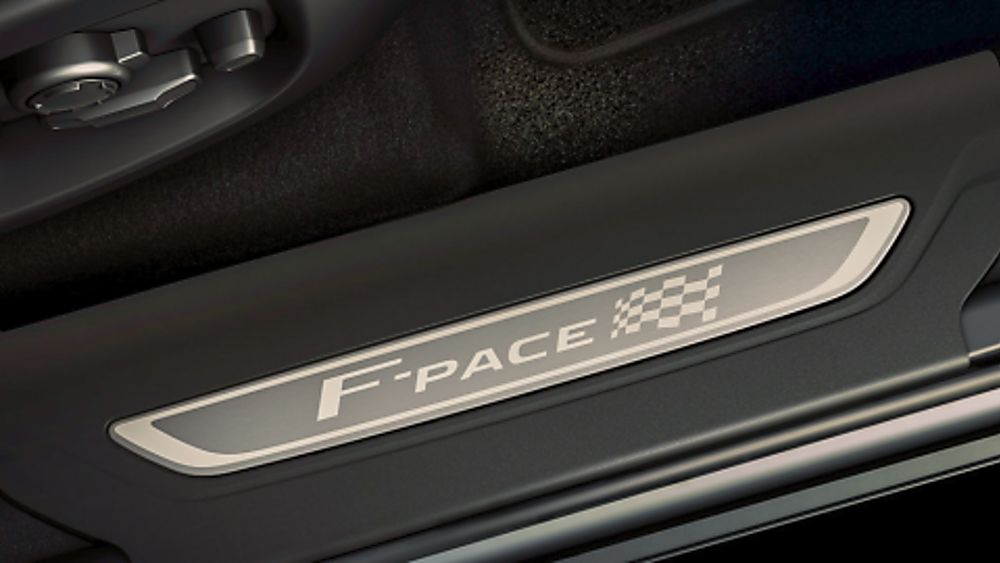 Jaguar F-Pace Emblem